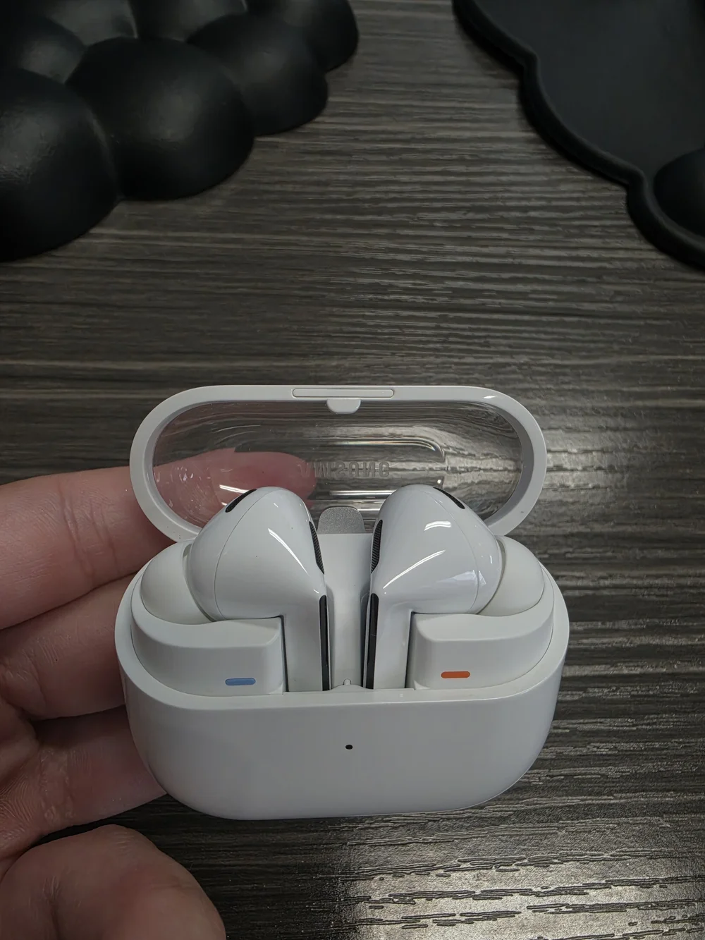 Samsung Galaxy Buds 3 Pro with Charging Case - White